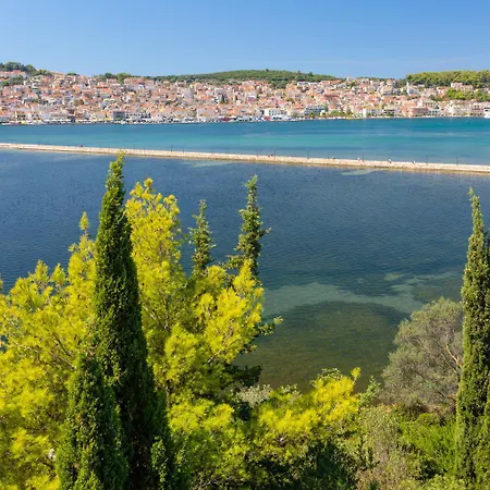 Penelope Sea View